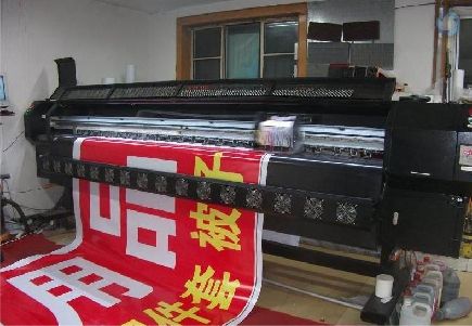 社旗喷绘广告分辨率是多少？