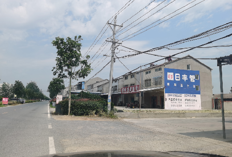 社旗如何能保证墙体广告的醒目性？