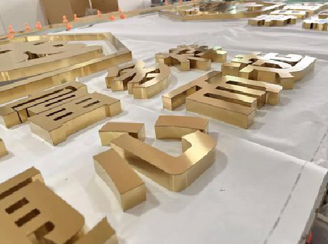 社旗拉丝不锈钢字的特点。