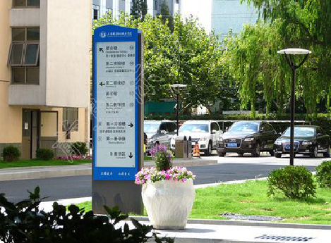 社旗哪些因素影响宣传栏的制作？