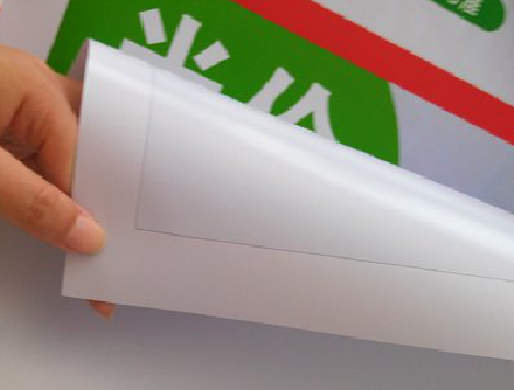 社旗车贴和背胶有什么区别？